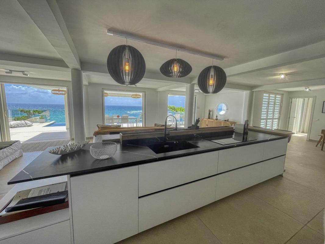 22 Location villa piscine vue mer ilet Gosier Guadeloupe_cuisine